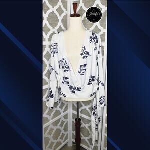 Zoe & Sam Blue and White Floral Bell Sleeves Long Tie V-Neck Blouse Size L